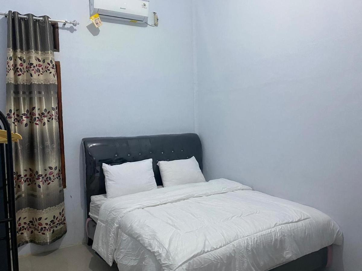 Khalisa Home Syariah Pontianak Exterior photo