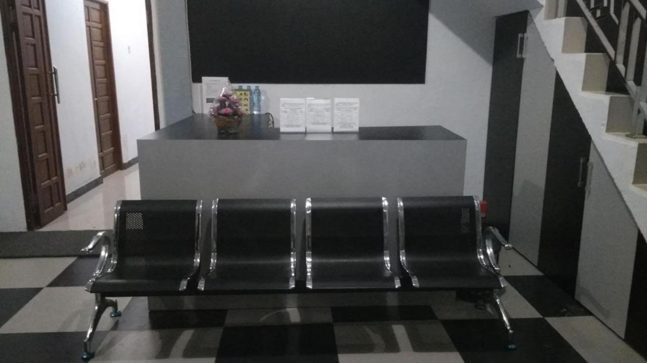 Khalisa Home Syariah Pontianak Exterior photo