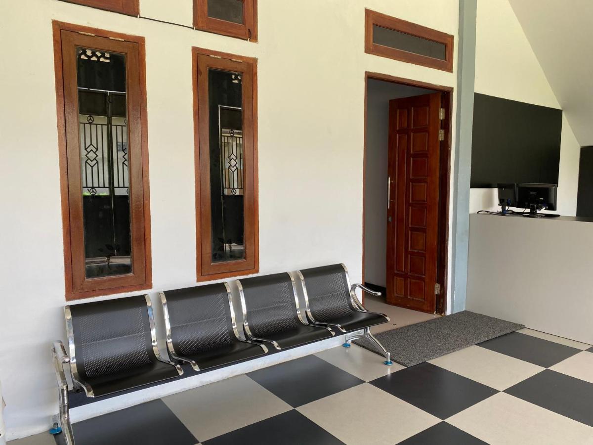 Khalisa Home Syariah Pontianak Exterior photo